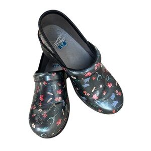 Dansko LT Pro Hero Clogs Womens Size 37 (6.5-7) Black Patent Medical Design